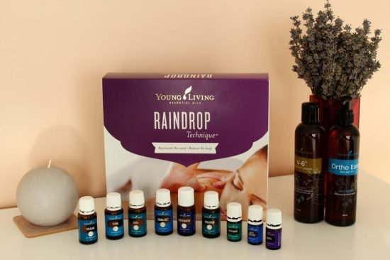 Alexandra Chira - Uleurile Esențiale Terapeutice Pentru Masaj Raindrop Bowen